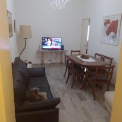 Habitaciónes privadas doble y single con baño compartido en casa familiar