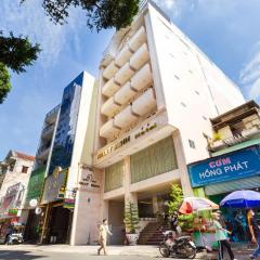 Nhat Minh Hotel - Etown and airport