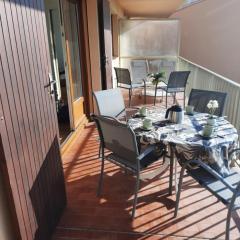 Emplacement idéal. Centre ville et plages.