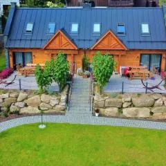 DOMEK SUDECKI ZAKĄTEK - 2 APARTAMENTY 7- os Z GORĄCĄ BALIĄ ZEWNĘTRZNĄ