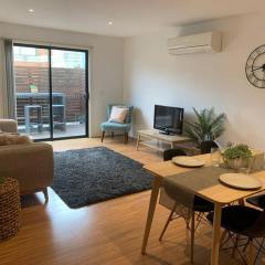 Affordable 2BR Apartment near Melbourne CBD