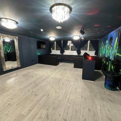 City CTR DJ party apartment - ibiza suite