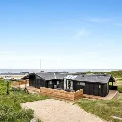 Gorgeous Home In Hjrring With Wifi