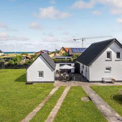 Stunning Home In Strandby With 5 Bedrooms And Wifi