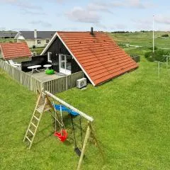 Beautiful Home In Hvide Sande With Wifi