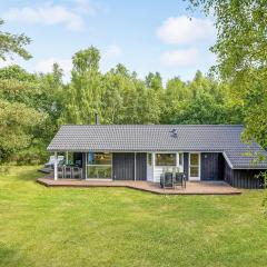 Amazing Home In Ebeltoft With Sauna