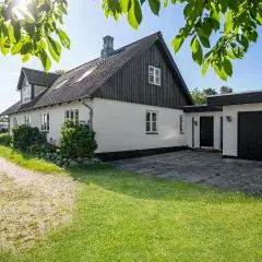 4 Bedroom Awesome Home In Glesborg
