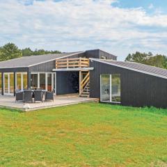 Amazing Home In Ebeltoft