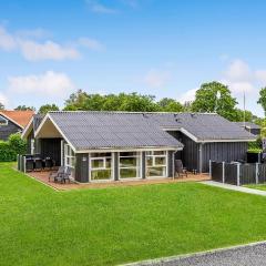 Stunning Home In Hadsund With 4 Bedrooms, Sauna And Wifi