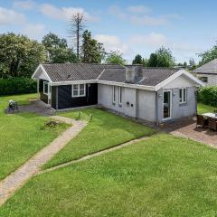 Amazing Home In Eg With Kitchen