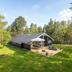 Nice Home In Knebel With 4 Bedrooms, Sauna And Wifi