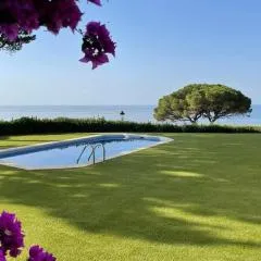 Sea view house with private pool and garden