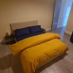 Entire 2 Bedroom Home/Flat In London, Central Line