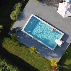 "Koko Lodge" Lodge paisible avec terrasse, jardin et piscine
