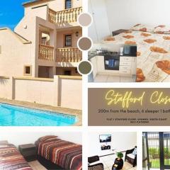 Self Catering. walking distance to beach.