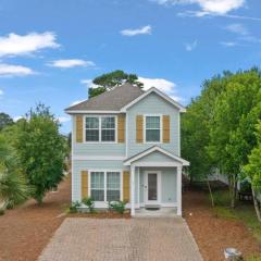 Emerald Beach Cottage, Walk to the Beach!