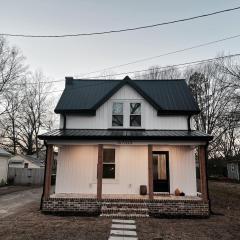 Peaceful Sears, Roebuck and Company Mail Order Home.