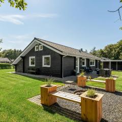 Three-Bedroom Holiday Home In Hemmet