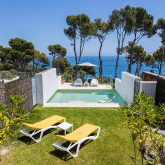Luxury Villa in front of the sea PROA
