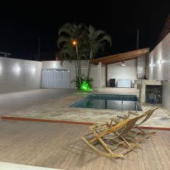 Casa com piscina em Itanhaém