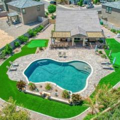 Family Oasis!Pool+Hottub+Kitchen+outdoor living!