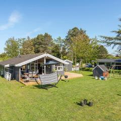 Beautiful Home In Bog By With 3 Bedrooms, Sauna And Wifi