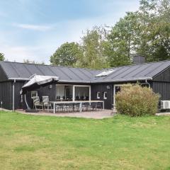 Beautiful Home In Odder With 4 Bedrooms, Sauna And Wifi
