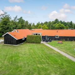 Cozy Home In Væggerløse With Sauna