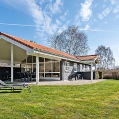 Stunning Home In Vejby With 3 Bedrooms And Wifi