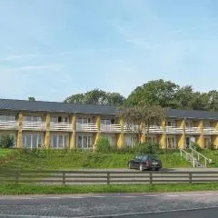 Awesome Apartment In Allinge With Kitchen