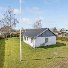 Beautiful Home In Hejls With Wifi