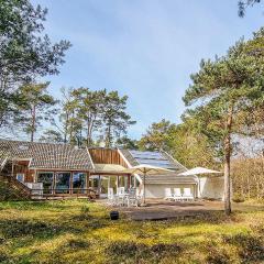 Stunning Home In Nex With 5 Bedrooms, Sauna And Wifi