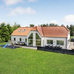 Amazing Home In Blvand With 6 Bedrooms, Sauna And Wifi