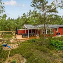Nice Home In Hadsund With 3 Bedrooms, Sauna And Wifi