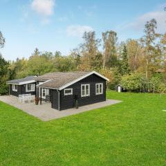 Awesome Home In Askeby With 2 Bedrooms And Wifi