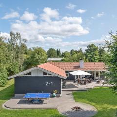 Stunning Home In Kirke Hyllinge With 4 Bedrooms And Wifi