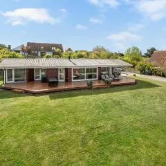 Holiday Home Havbakken Knebel V
