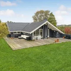 Cozy Home In Ebeltoft With House Sea View
