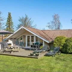 Holiday Home Gøgevej Dronningmølle Vi