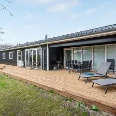 4 Bedroom Pet Friendly Home In Ebeltoft