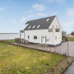 5 Bedroom Amazing Home In Torrig L