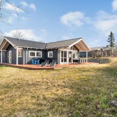 3 Bedroom Amazing Home In Allingåbro