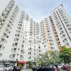 RedLiving Apartemen Cibubur Village - Lily's Room Tower C