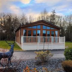 Deneb Lodge with Hot Tub