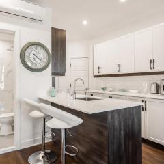 M11Upscale 1BR Sofabed in heart PlateauMile-end