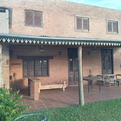 Hermosa Casa en Paso de la Patria