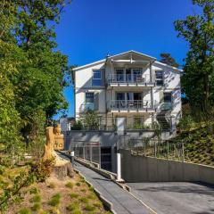 Villa "Düne 4" in Binz - WG6 mit Balkon strandnah