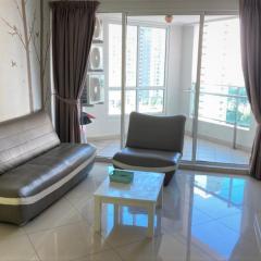 Mansion One SeaView Georgetown 2BR 6 Pax