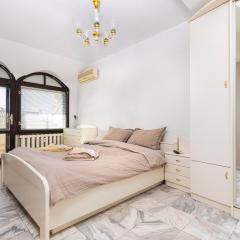 Spacious 2-Bedroom Maisonette in City Centre