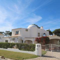 Traditional Portuguese Villa 5 Bedrooms Villa Girassol Prime Location Close To Restaurants & Bars Vilamoura